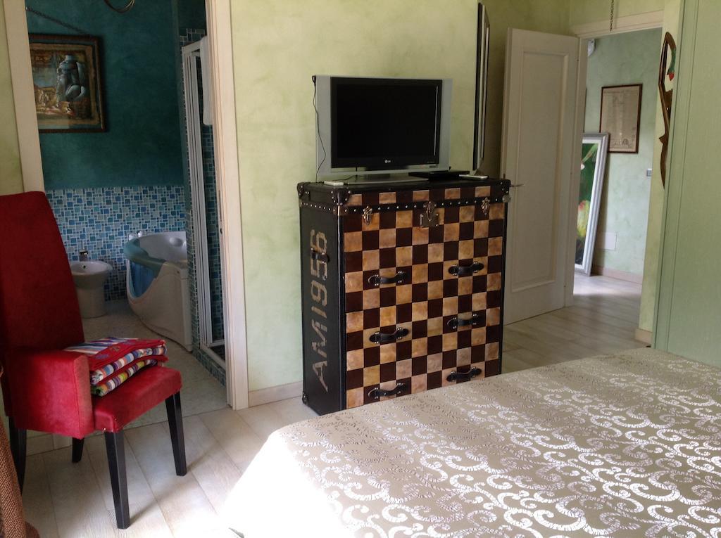 B&B Villa Gardasee With Pool Soiano Del Lago Rum bild